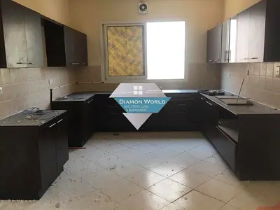BIG SIZE 4 BEDROOMS HALL MAIDS ROOM PARKING FOR RENT MBZ CITY.