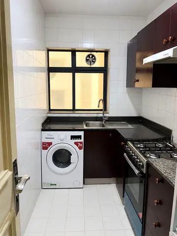 Sharing room available for rent