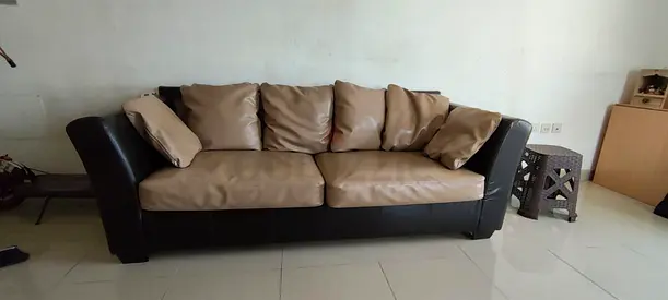 3-seater brown leather sofa in good condition