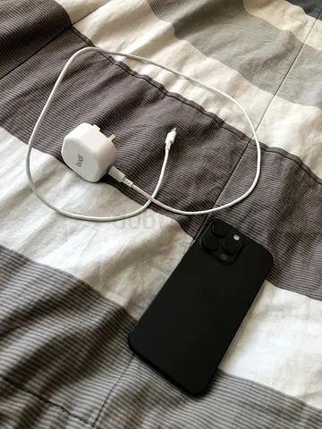 iPhone 15 Pro Max READ DESCRIPTION
