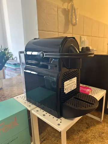 Compact single-serve espresso/coffee machine - good condition