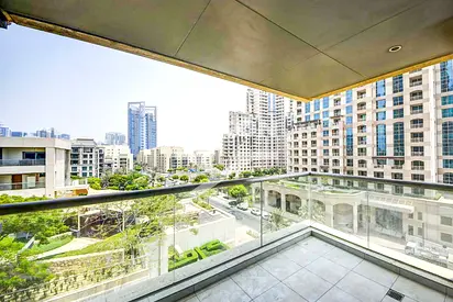 Large Corner | Lake and Golf View | Rare 1 Bed