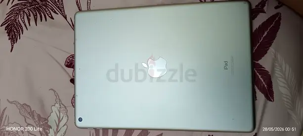Apple iPad (Silver) – Unused, Good Condition
