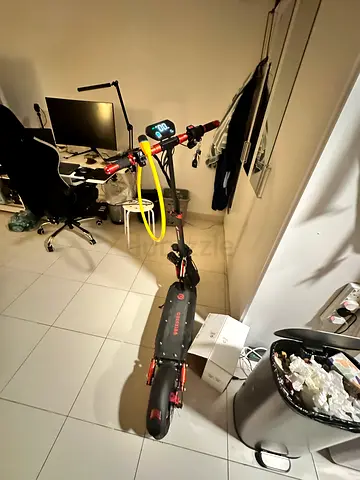 Electric Scooter with Digital Display and Lock