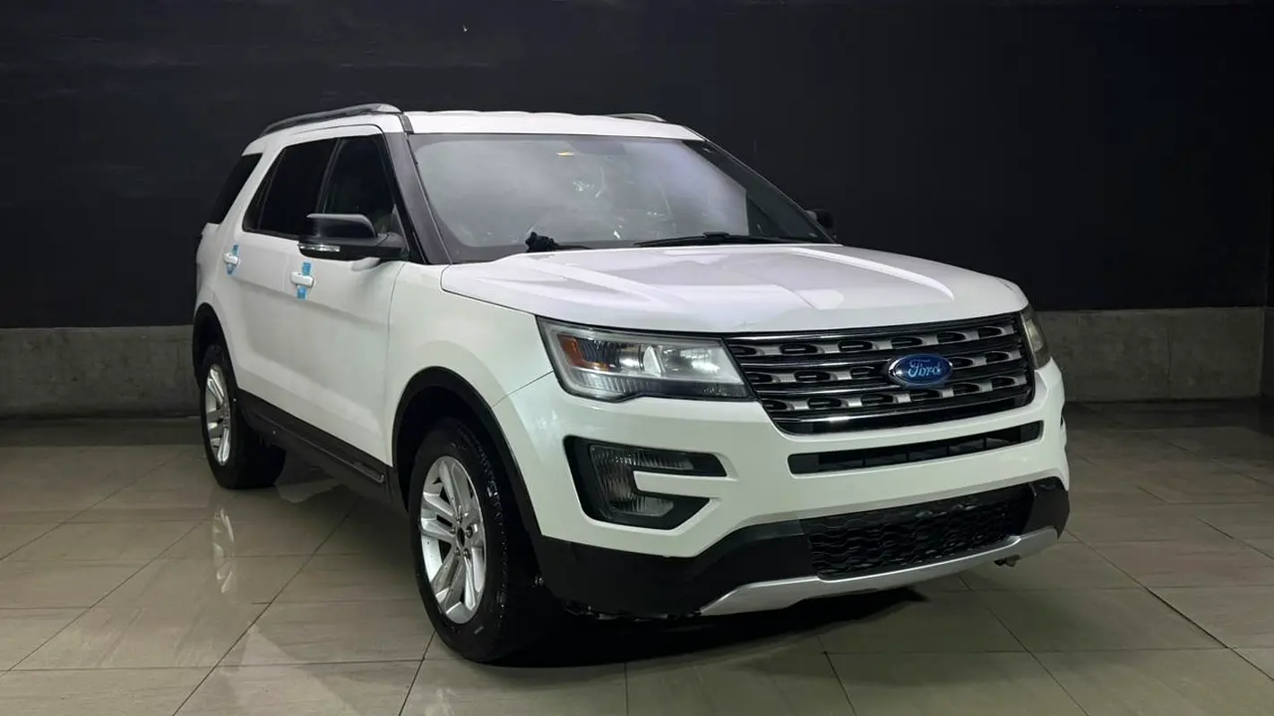 Ford Explorer 2017 — photo 1 of 19