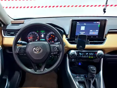 صورة 9 لـ 2023 Toyota RAV 4