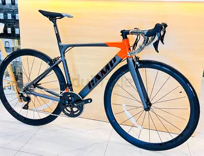 Lightweight Carbon Road Bike - High-Performance Racing Frame