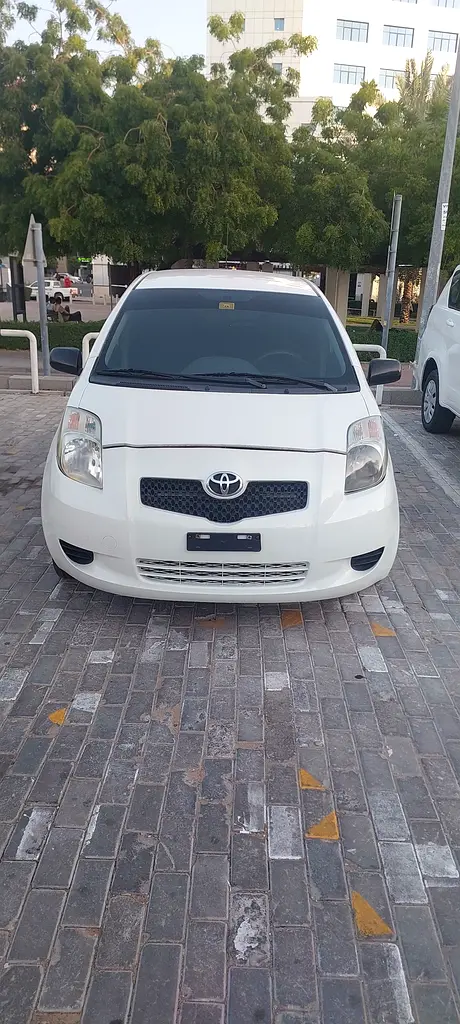 Toyota Yaris 2008 — photo 1 of 20