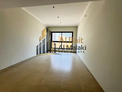 Clean 1BHK apartment with free parking and built-in wardrobes