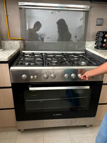 Bosch 5-Burner Gas Cooker with Oven - Used, Good Condition