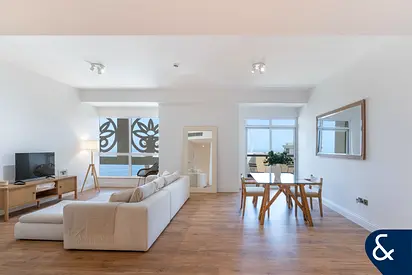 Square Layout | 2 Bedroom | Partial Sea