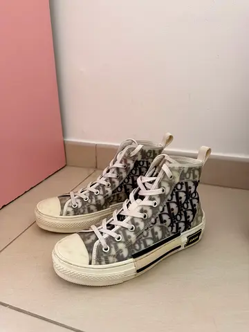 Dior b23