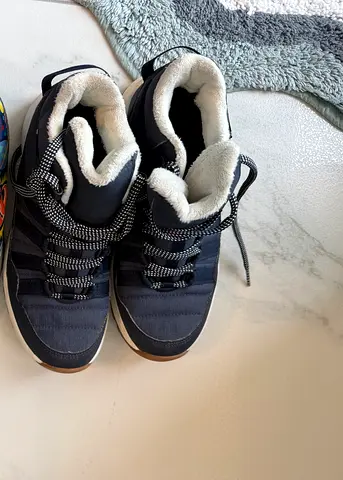 Kids shoes