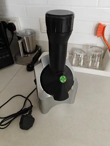 Electric ice cream, sorbet maker and Citrus Juicer / Juice Extractor - Good Working Condition