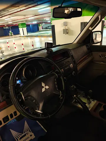 Mitsubishi Pajero GLS 2008 GCC Specs. 3.8L good condition. Seats and dashboard worn put. Everything.