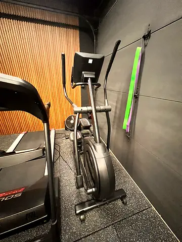 Used Elliptical Trainer in Excellent Condition - Home Gym Equipment