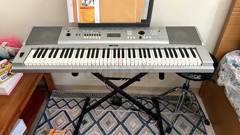 Yamaha Portable Grand Digital Keyboard with Stand DGX230 76keys