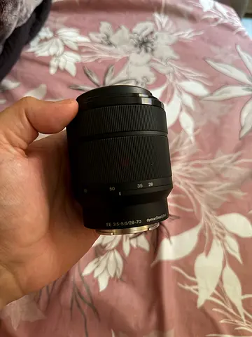Sony FE 28-70 MM f/3.5-5.6 OSS Len (Purchases a week ago)