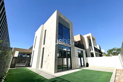 Perfect Location | Kitchen Island | 4 Bedrooms