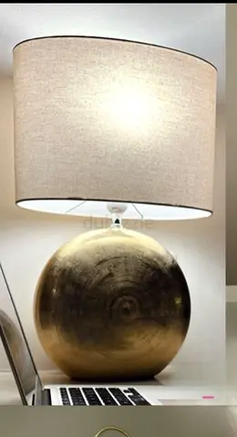 Elegant table lamp