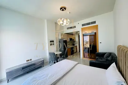 Bright Furnished Studio | Great Amenities