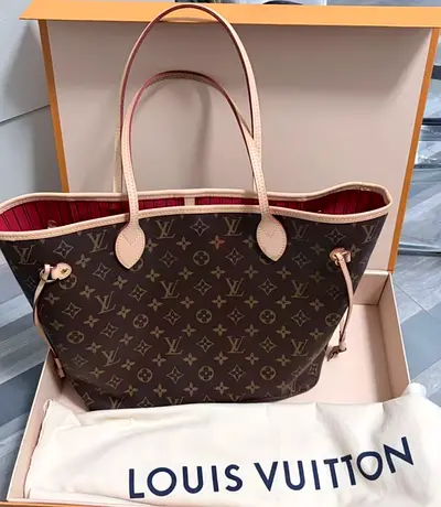 Louis Vuitton Monogram Neverfull MM Tote Bag - Good Condition
