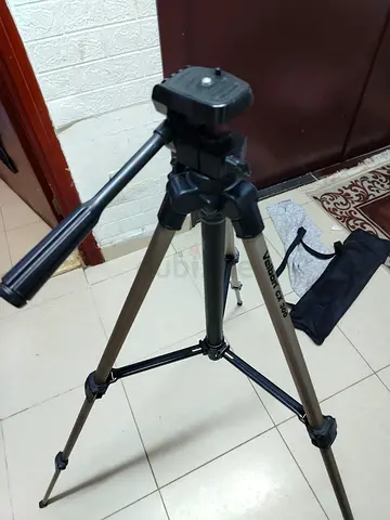 Vanguard VX Tripod - Lightweight 3-Section Camera Tripod with Carry Bag