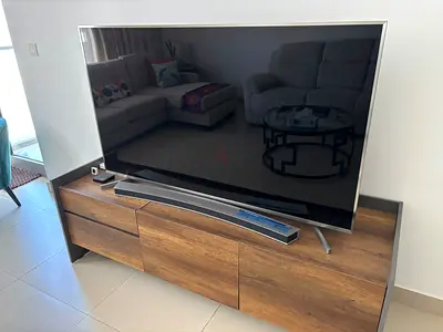 Hisense 65 LED TV 1080p Full HD (65M5010UW) - Excellent Condition - AED 800-950