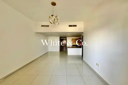 Unfurnished | Canal View | Spacious 1 Bed