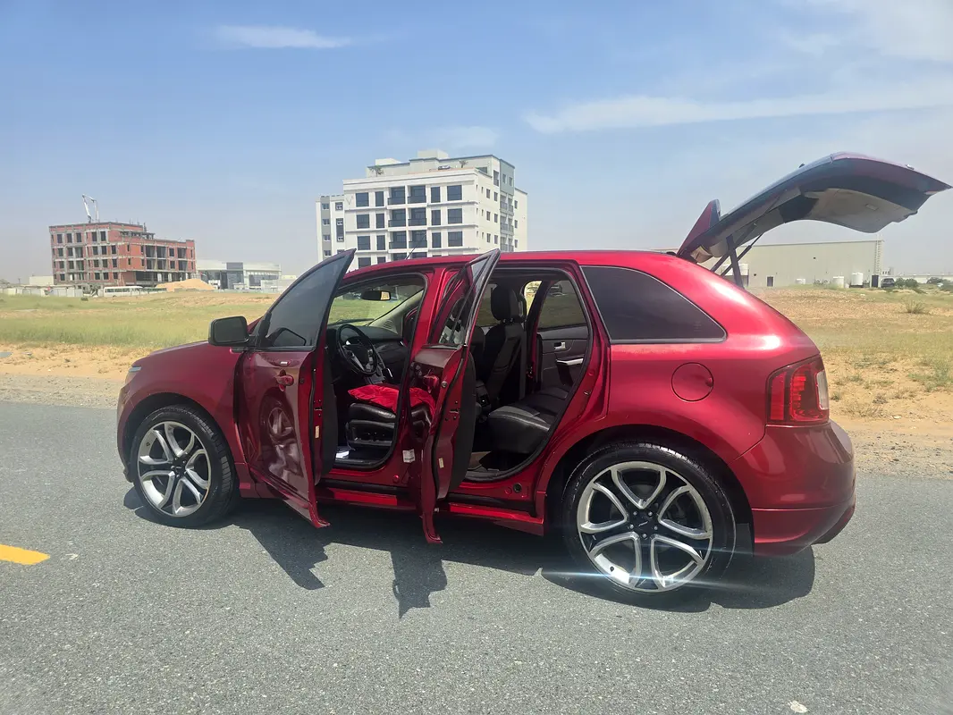 Ford Edge 2014 — photo 1 of 10