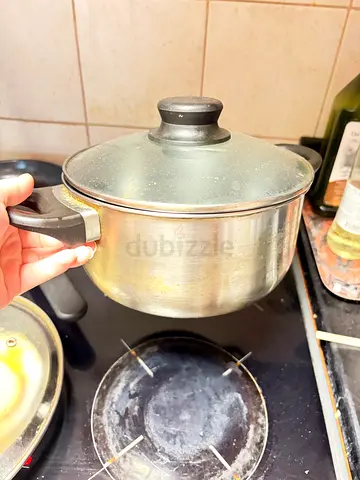 Set 2 pots and pan