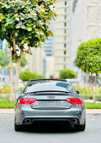 صورة 3 لـ 2013 AUDI RS5