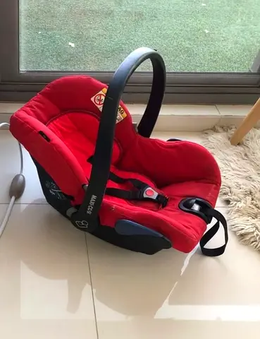 Red Maxi-Cosi Infant Car Seat