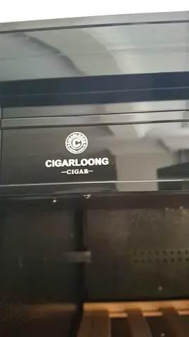CigarLoong Humidor / Cigar / drinks Cabinet - Good Condition