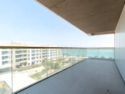 Sea View | Spacious | Vacant | Beach Access