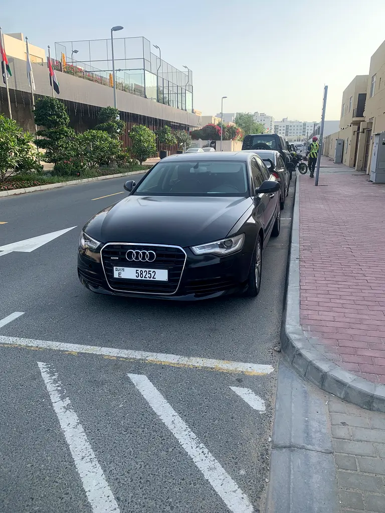 Audi A6 2014 — photo 1 of 14