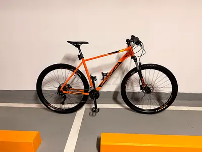 Megamo Natural 40 Mountain Bike - Shimano 9spd, Hydraulic Disc Brakes (Like New)