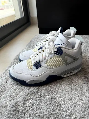 Air Jordan 4 Midnight Navy US 9.5 Clean Condition