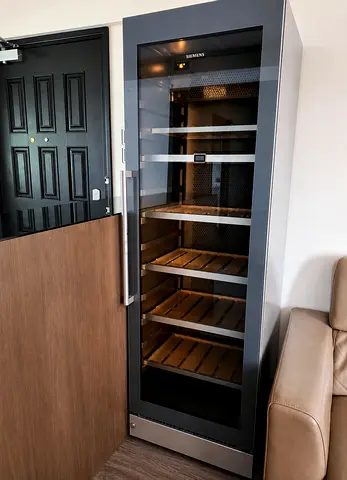 iQ700 Siemens Large Wine Fridge