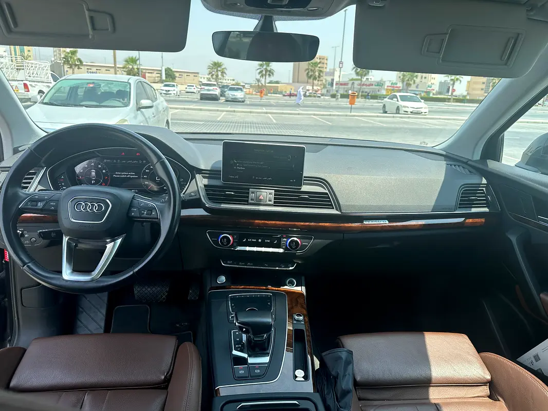 Audi Q5 2018 — photo 1 of 7