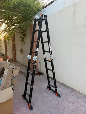 Folding Multi-Position Telescopic Ladder (Approx. 4m) - used once