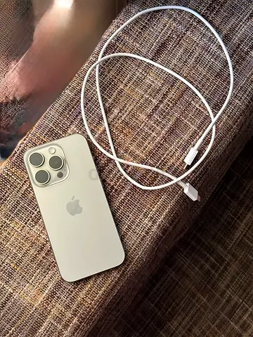 IPhone 15 Pro 256gb tdra 90% health