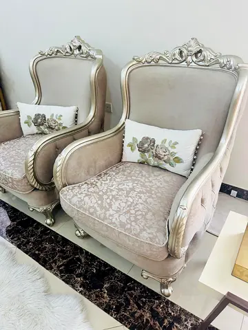 ACCENT CHAIRS