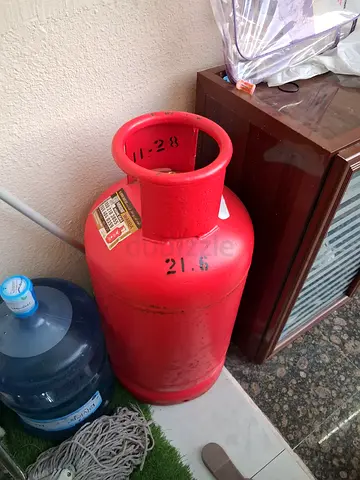 22 kg gas cylinder with Geepas 2-Burner Glass Top Gas Stove - Used