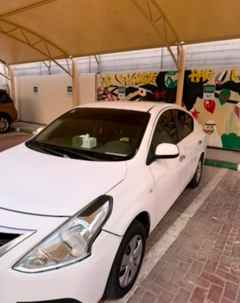 Nissan Sunny 2018 — photo 1 of 4