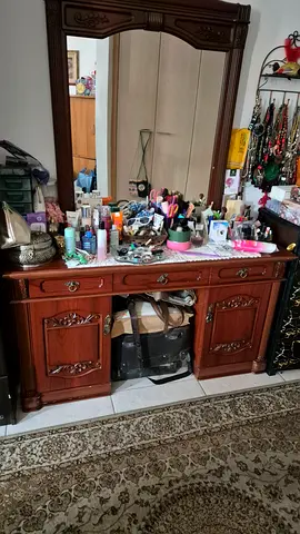 Solid wood dressing table with mirror and storage, good condition