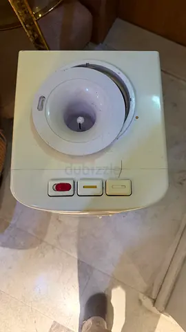 Used Electric Ice Crusher / Blender (Small Kitchen Appliance)
