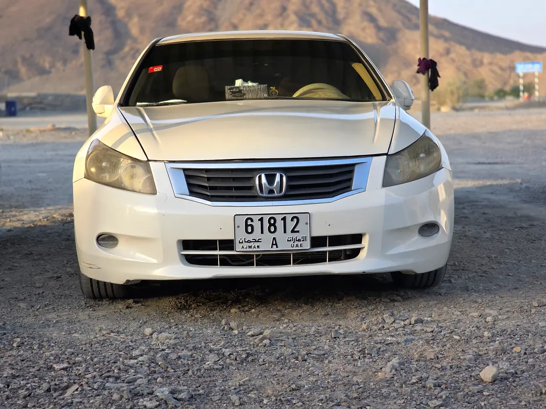 Honda Accord 2009 — photo 1 of 3