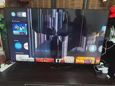 Broken 55 Smart LED TV with cracked screen - for parts/repair