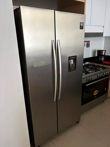 Hisense Side-by-Side Refrigerator 670L - AED 900-1000